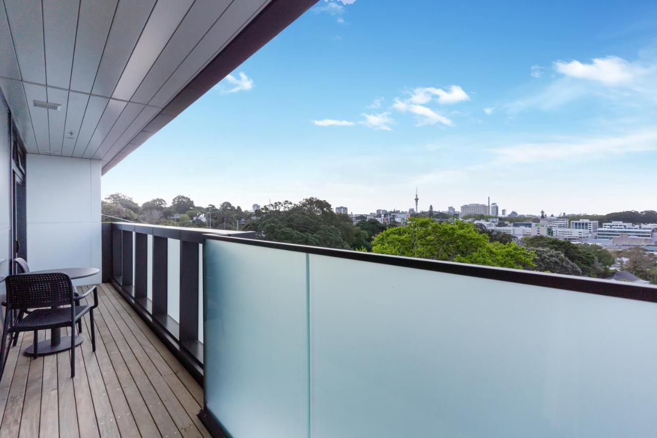 Ramada By Wyndham Newmarket Auckland Exterior photo