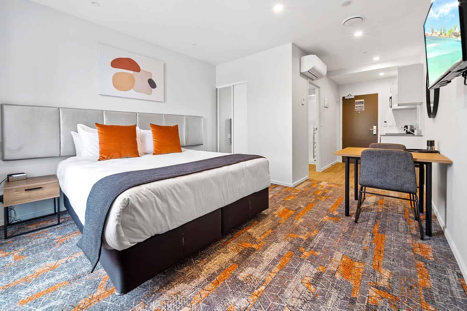 Ramada By Wyndham Newmarket Auckland Exterior photo