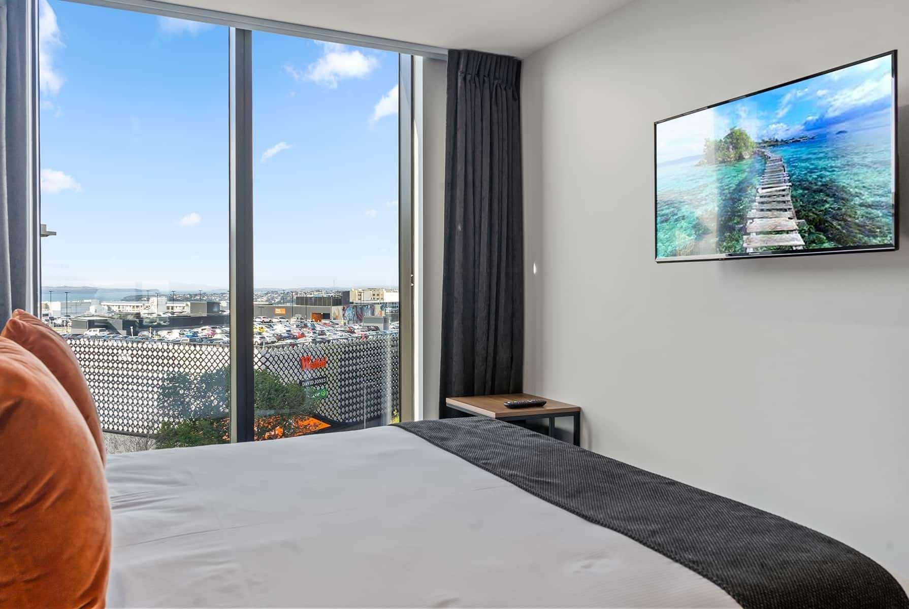 Ramada By Wyndham Newmarket Auckland Exterior photo